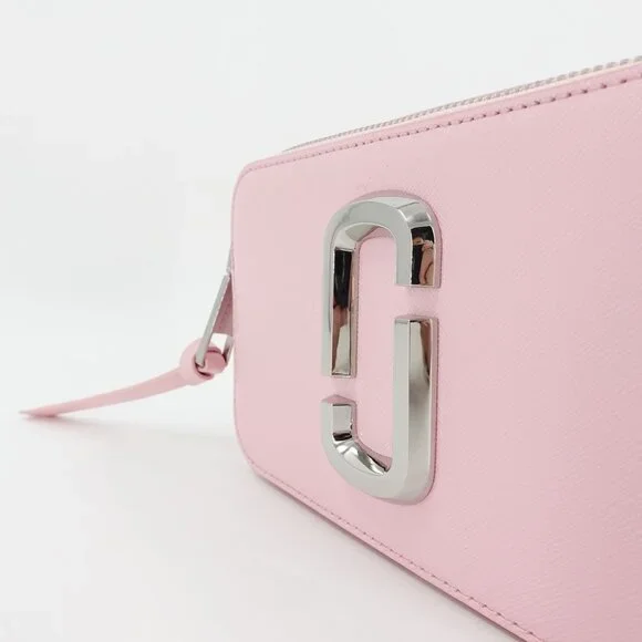 Marc Jacobs Women's The Utility Snapshot Crossbody Bag Bubblegum Pink OS - Picture 9 of 14